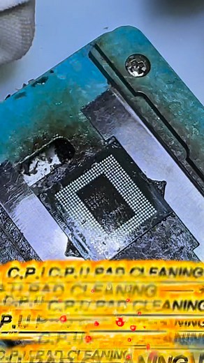Samsung device ka CPU & RAM ready for reballing 🔧 Pads fully cleaned & perfectly aligned 💯 Next step: full reballing process 🔥 Deep motherboard repair lovers ke liye super satisfying video 😍 Daily repairing content ke liye follow kare ❤️ #SamsungRepair #CPUReballing #RAMReballing #MotherboardRepair #TechnicalReels #MobileRepair #ReballingProcess #DeadPhoneFix #ViralReels #TrendingNow #TechTechnician | AJ Patel