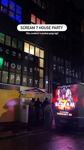 I actually LOVE living in London for things like this 😍🎬 A full on Scream 7 House Party pop up in London and yes… it was only here for ONE day! 👀 Ghostface vibes, immersive moments and the kind of experience horror fans would’ve queued for hours to get into. This is exactly why you need to follow me for the best London pop ups 👀✨ I always share booking links, ticket drops and limited-time events before they’re gone. London events move FAST and if you blink, you miss them. If you love London 
