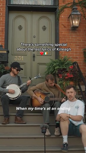 The finishing lyrics of Killeagh on the steps in Chicago 💚 #kingfishr #FolkMusic #Irishmusic #Irish #irishband