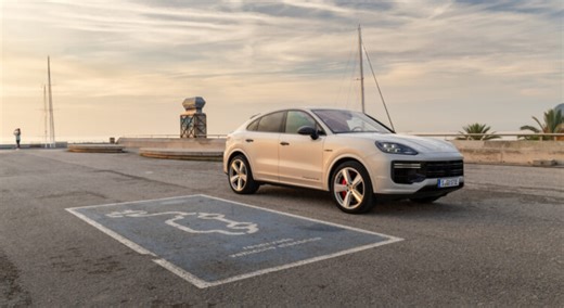 Essai - Porsche Cayenne Coupé Turbo e-Hybrid 739 ch : le roi de la jungle