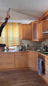 Have you ever wondered what an alien pancake might look like? 👽🖖🏻 . #chef #stefaniemillinger #upsidedown #weirdo #alien #pancake #climber #climbing | Stefanie Millinger Milli-Artist