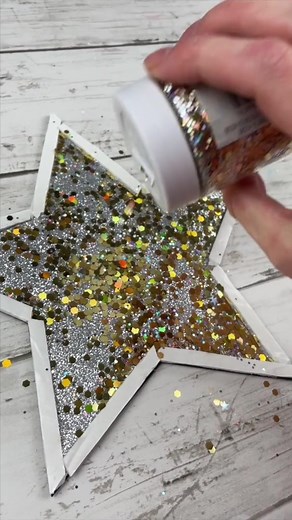 DIY Layered Glitter Cake Topper for NYE Celebrations