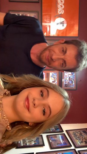 Pablo Motos y @mafaldaca!! #conaltura #elhormiguero #rosalia