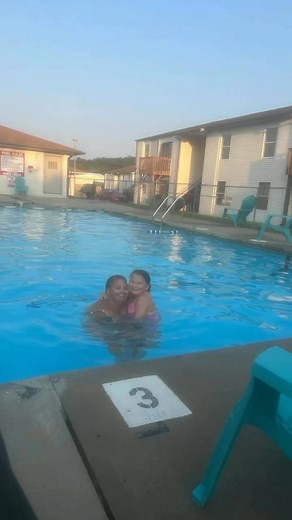 Had a relax evening in the pool!! | Tamara Cornell