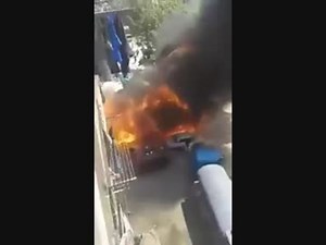 【衝撃映像】ガソリンに引火し車が大爆発する瞬間の映像