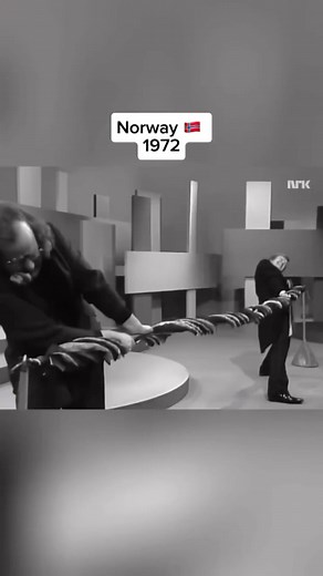 FilmUp on Instagram: "Color television 🎨 ⬇️ | 🎥 : @oskar_von_krauss . . The Europeans took their time with color television! The USA started broadcasting in color almost a decade earlier 🎨 than Germany. . The remarkable thing is that a German invented color television. Color television originated in Hanover. In the mid-1950s, Walter Bruch developed the PAL color television system at Telefunken in Hanover."