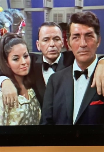 Christmas with Frank Sinatra & Dean Martin #christmas #christmasinjuly #franksinatra #deanmartin