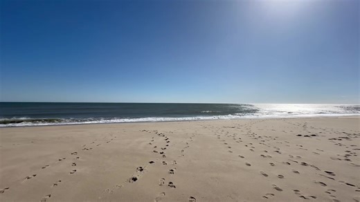 Take a walk for a couple of minutes on Coast Guard Beach in Eastham | Cape Cod, Massachusetts