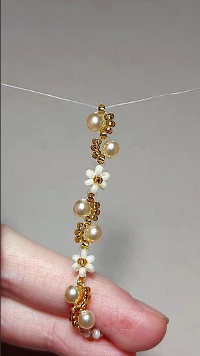 Beaded bracelet jewelry making #beads #jewelrymaking #bracelet #preppy #crafty