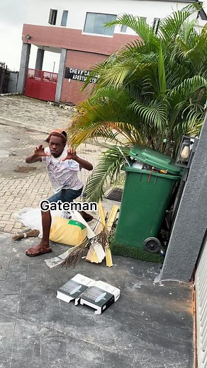BIA!!..All na security😑💔 you gats survive😂@Acctspiral #fyp #nigeriancomedy #coursesvsreality #cybersecurity #skit
