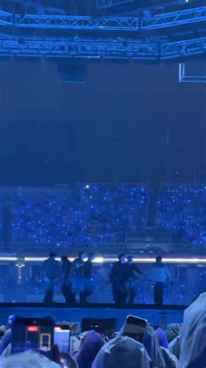 Here’s 2.0 from my view and the stage rotation is so fcking cool. (This app ruins the quality sorry)