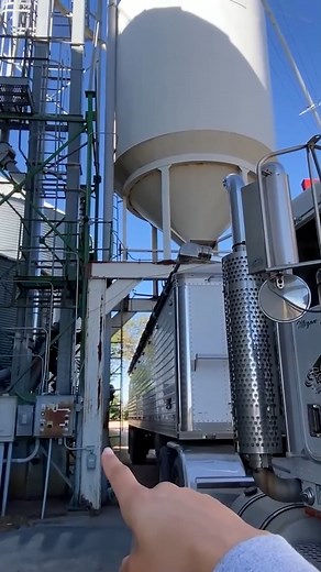 193K views · 7K reactions | How The Grain System Works #grain #grainsystem #grainbin #agriculture #harvest | Laura Farms | Facebook