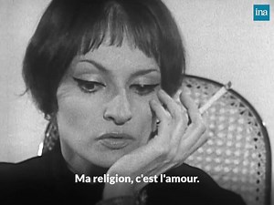 LE MONDE D'APRÈS. « Je crois qu'il faut pouvoir et savoir refaire sa vie à chaque matin, refaire l'amour à chaque matin. » Et vivre l’instant présent jusqu’à se brûler. La chanteuse Barbara, toute en puissance et en caresse, en 1969. Et si les paroles inspirantes de penseurs et d'artistes pouvaient nous aider à imaginer un autre monde ? A entendre et à découvrir dans notre série #EtSiCetaitDemain | INA