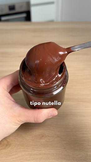 “NUTELLA” VIRAL EN 3 MINUTOS▪️120g de chocolate en polvo▪️180 ml agua caliente▪️2 cdas de miel ( o el endulzante que prefieras)#postre #nutella #nutellasaludable #cremadecacao #cacao #chocolate #recetasaludable #saludable | Carmen_iri