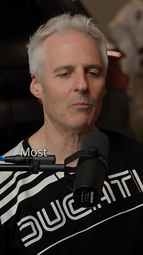 Most "educators" in business are just entertainers. They’ve got the suit, the mic, the slides, the contract, the walkthrough - it’s a full-time job just to LOOK the part. If someone has that much time to market themselves as an expert… maybe they’re not in the trenches actually doing what they preach. Think about that next time you see a guy in a blazer selling you a "millionaire mindset" course. | Oren Klaff