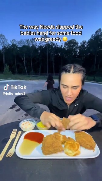 Moona's Rock Paper Scissors Food Challenge