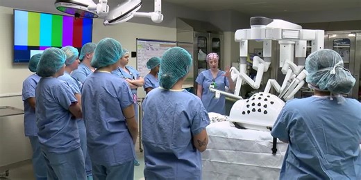 Medwatch: Students learn about CCMH’s surgical robot