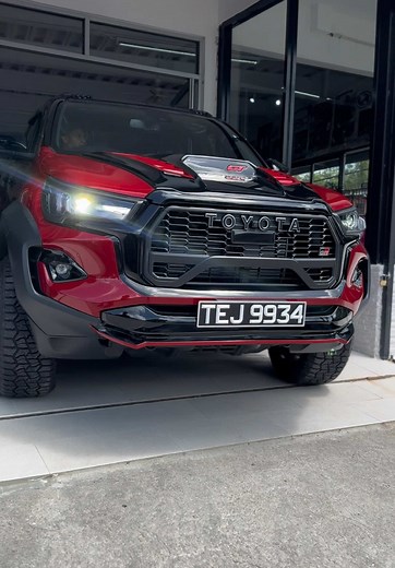 Toyota 4x4 Champion: Off-Road Driving Adventures