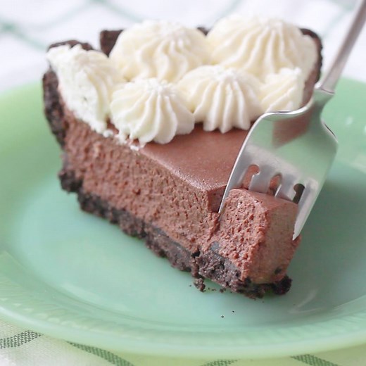 13K views · 84 reactions | New: Mint Chocolate Icebox Pie! So chocolate-y and rich, yet cool and so refreshing. A perfect summer dessert! https://bakingamoment.com/mint-chocolate-icebox-pie/ | Baking a Moment | Facebook