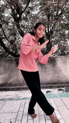 Kon Disha Main Leke Chala #ritu #dance #viral #trending #shortsfeed #shorts