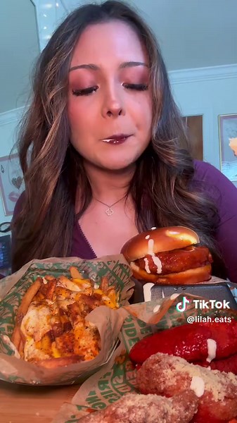 Wingstop asmr mukbang 🍗♥️ what’s your Wingstop order? check out my last video for the haul/unboxing 🥰 @Wingstop #mukbang #foodie #foodtok #asmrmukbang #mukbangasmr