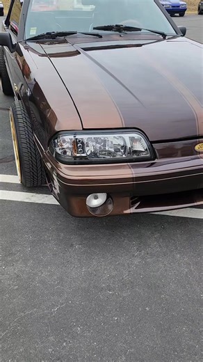 Still can't find the owner of this Fox, love the color scheme. #foxtoberfest #foxbody #mustang #ford #fordmustang #menacetosociety | Jeron Wright