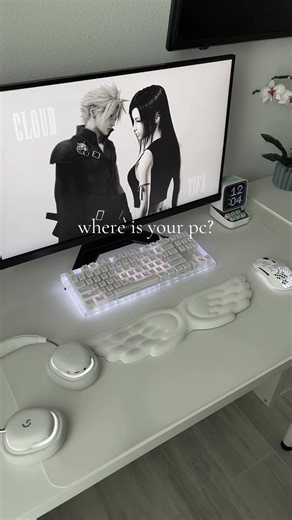 Gaming laptop has carried me for years… but I need a pc LMAO . . #whitesetup #setup #gamergirl #fyp #gamingsetup