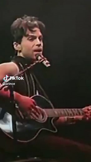 Prince Little Red Corvette Live at Staples Center 2004