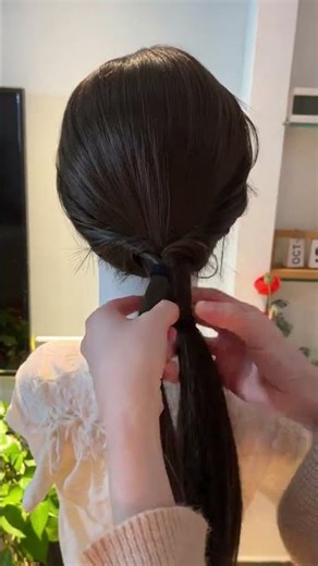 Spring's Must-Have Flat Hair Braid: A Game-Changer for Any Girl