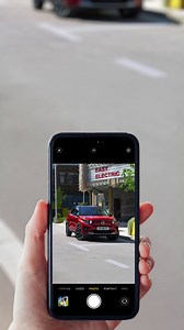 Dimenticati del cruscotto: con l’Head-Up Display di Nuova ë-C3, tutte le info di guida le hai davanti ai tuoi occhi 👀 Configura la tua Citroën ë-C3 qui: https://www.citroen.it/modelli/nuova-e-c3.html #NuovaCitroënËC3 | Citroën