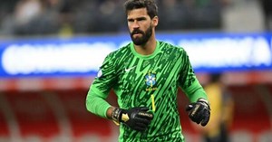 Alisson vê Brasil fraco ofensivamente e pede paciência com novo ciclo