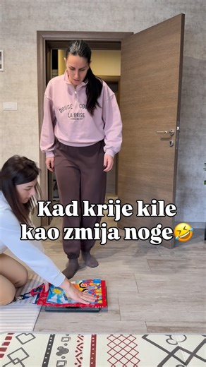 Jelena i Tijana Jelača | Online jetrve | Po cenu života🤣🤣🤣 Taguj osobu koja ne sme da stane na vagu?🤣 | Instagram