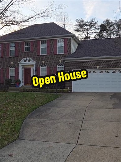 🏡 Open House in Woodbridge — This Sunday! Come tour this beautiful brick-front single-family home at 📍 14770 Courtlandt Heights Rd, Woodbridge, VA 🗓 Sunday | January 11, 2026 ⏰ 1–3 PM ✨ 3 levels of space 🛏️ 4 bedrooms upstairs 🛁 3.5 bathrooms ➕ Finished basement with bonus room 🌳 Large fully fenced backyard (pets welcome 🐾) Updated kitchen, major system upgrades, and a layout buyers are loving right now 🙌 Whether you’re house hunting, curious about home values, or just love touring beaut