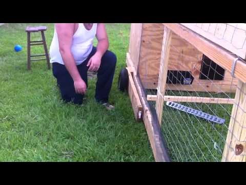 DeadSpider's Chicken Tractor : Wheel Lift in action