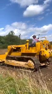 45K views · 1.1K reactions | 1959 Cat D6 8U still putting in a days work on a site for a new house | Awesome Earthmovers | Facebook