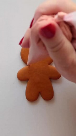 These gingerbread friends in their Christmas sweaters make me feel like a kid again ❤️ Simple, sweet holiday magic. #MyLittleBakery #cookiedecorating #christmas #bakery | My little bakery