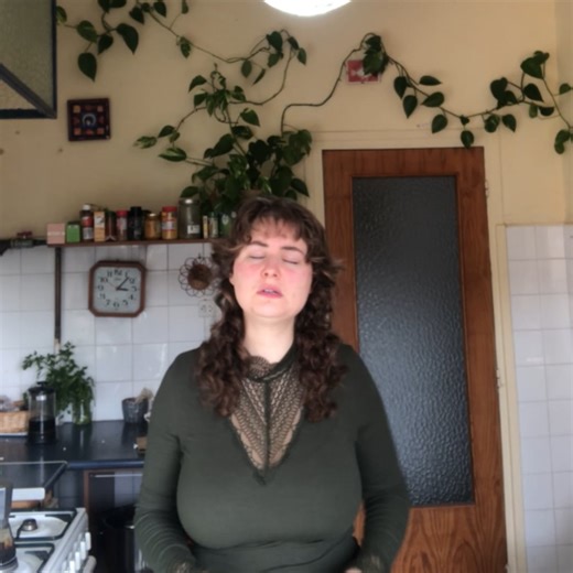 Vídeo cantando Helena Méndez