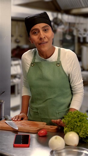 Abre tu cuenta de Banco Azteca para que tu familiar te pueda enviar dinero más rápido y tú lo recibas de inmediato. | Banco Azteca