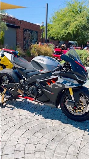 The Cleanest RSV4 on the Internet 😮🔥