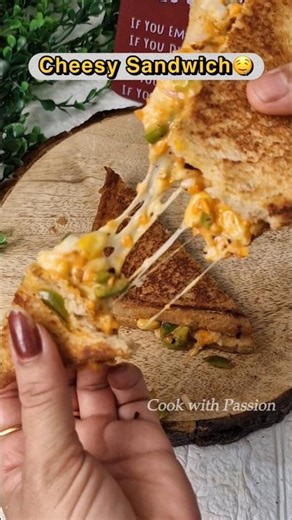 🧀 Cheesy Pizza Sandwich Recipe | Crispy & Easy Snack | #Shorts