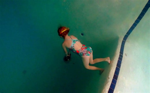 【游泳小将Swims】外国小孩游泳训练日常！挑战下潜18英尺竟丝毫不慌~