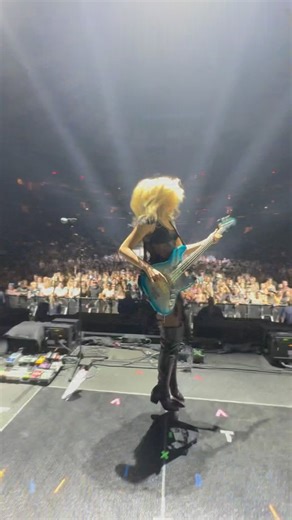as a born and raised New Yorker it’s been my dream to play at @thegarden ever since i could remember 🥹 such a special night | Blu DeTiger