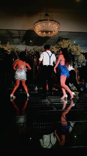 Quinceañera baile sorpresa al ritmo de merengue 💃en nuestro led dancefloor ✨coreografia by @Matters of the Heart Events #quinceañera #bailesorpresa #misxv #coreografia #choreography