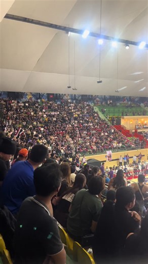 FYI: Nauna ang pinas na may dala na tambol, pagpasok nang tambol nila grabe ang hiyawan nang pinoy 😆 ✌️ Let's enjoy the spirit of friendly rivalry! 🇵🇭 #gilaspilipinas #gilaspilipinaswomen #onesports #gmanews #abscbnnews #tv5