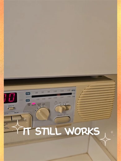 Found a total blast from the past while showing homes today! 📼 Who else remembers these under-cabinet Spacemaker radios? Now I just need a cassette tape... anyone have one I can borrow? Ready to find a home with its own unique character (vintage or modern)? Connect with me or DM me to start your search! 🏠✨ #TampaRealEstate #VintageKitchen #90sNostalgia #KellerWilliams #TampaRealtor #HomeTour #HiddenGems #Spacemaker #RealEstateLife #tiptonhometeam