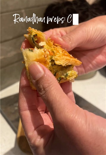 Creamy Mushroom Pastries These little flaky puffs are filled after baking, giving you crisp, golden layers with a creamy mushroom-veg centre — just like mini pastry burgers. Perfect as party canapés, tea-time bites, or Iftar snacks. ‼️✨ RAMADHAN PREP TIP (Freezer-Friendly options): Prep the filling in advance, freeze in zip-lock bags, and use anytime for quick burger-style puff canapés .This filling also works beautifully rolled into full pastry sheets, pinwheels(roll,freeze & bake from frozen)‼