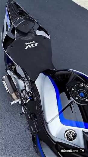 Yamaha YZF-R1ll is well-known for its cutting-edge technology derived from MotoGP #yamahar1 #motogp