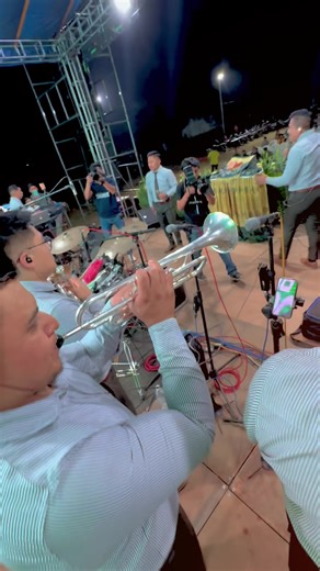 Amor sublime 🔥🎺 #bandaapocalipsis #tocandoelcieloconlamusica #40añosdandogloriaalpadre