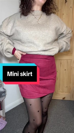 Mini Skirt Outfits for a Cute and Feminine Look