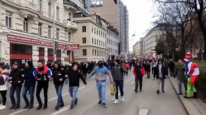 Video. Thousands march through Vienna against COVID-19 restrictions